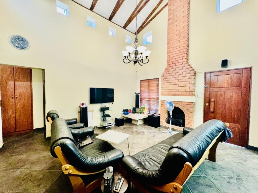 3 Bedroom Property for Sale in Waterval East North West